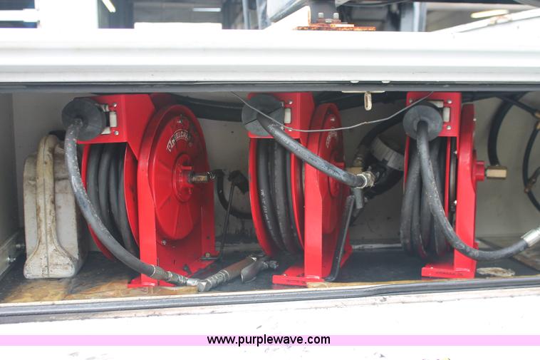 image for item H8398 2006 Ford F550 Super Duty XL service truck