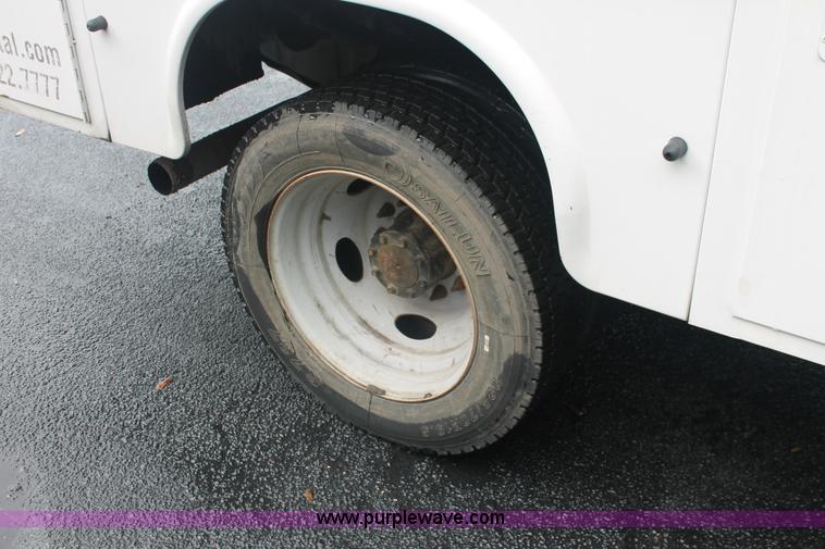 image for item H8398 2006 Ford F550 Super Duty XL service truck