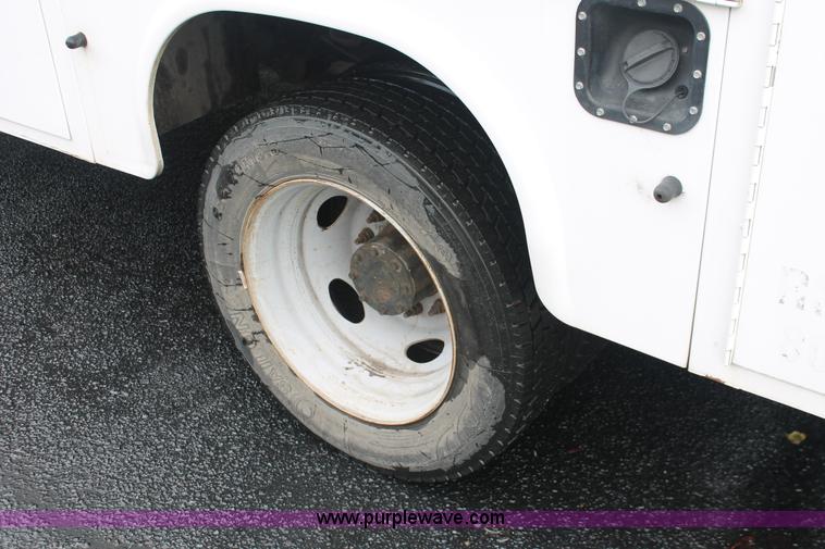 image for item H8398 2006 Ford F550 Super Duty XL service truck