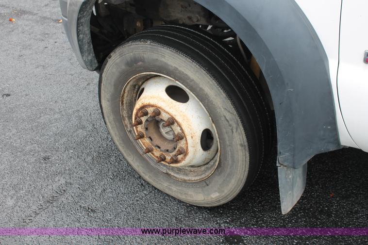 image for item H8398 2006 Ford F550 Super Duty XL service truck