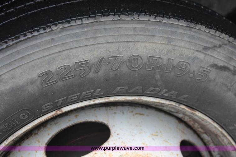 image for item H8398 2006 Ford F550 Super Duty XL service truck