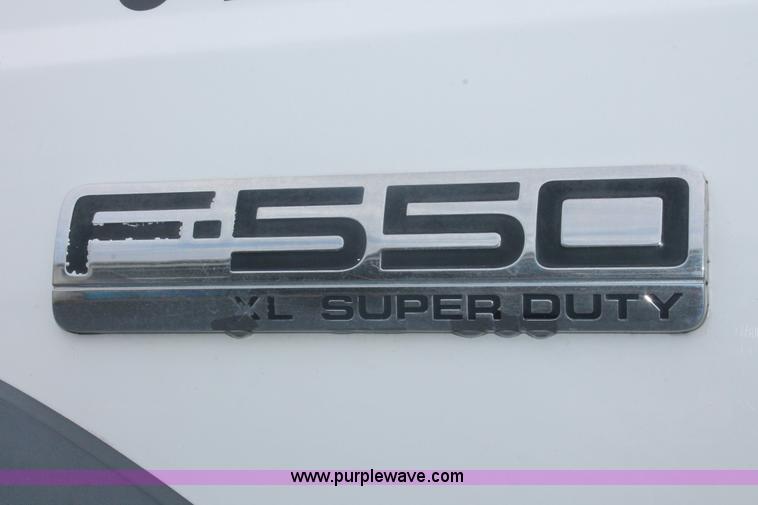 image for item H8398 2006 Ford F550 Super Duty XL service truck