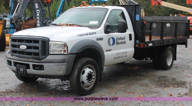 image for item H8399 2005 Ford F450 Super Duty XL stake truck