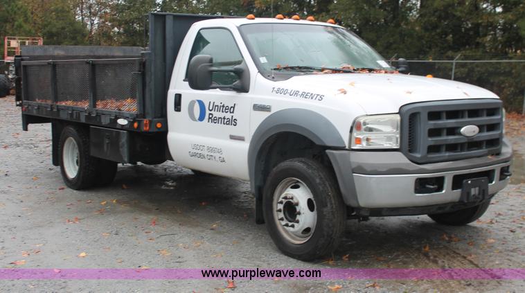 image for item H8399 2005 Ford F450 Super Duty XL stake truck