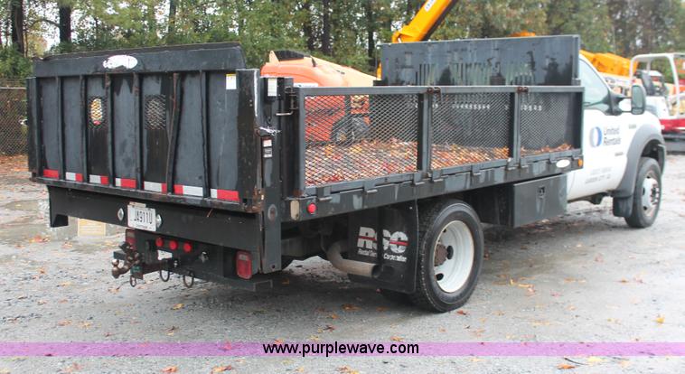 image for item H8399 2005 Ford F450 Super Duty XL stake truck