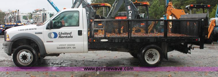 image for item H8399 2005 Ford F450 Super Duty XL stake truck