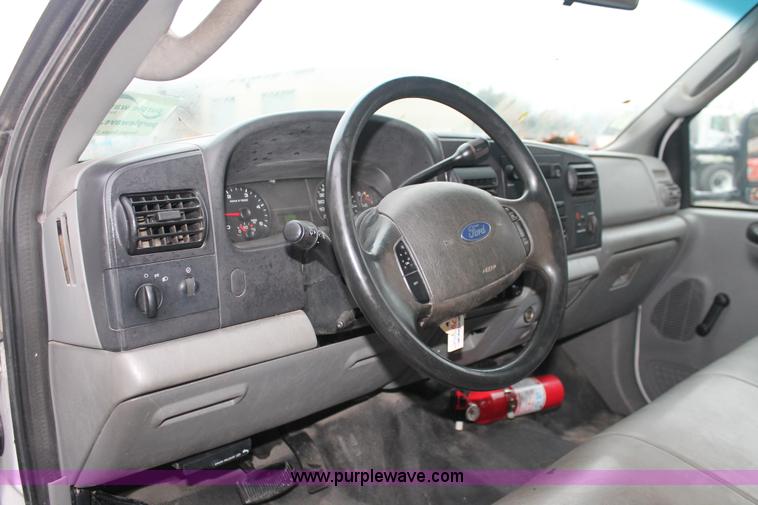 image for item H8399 2005 Ford F450 Super Duty XL stake truck