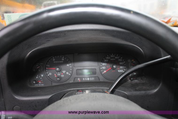 image for item H8399 2005 Ford F450 Super Duty XL stake truck