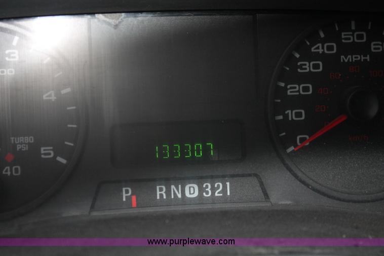 image for item H8399 2005 Ford F450 Super Duty XL stake truck