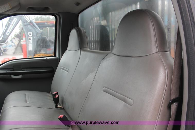 image for item H8399 2005 Ford F450 Super Duty XL stake truck