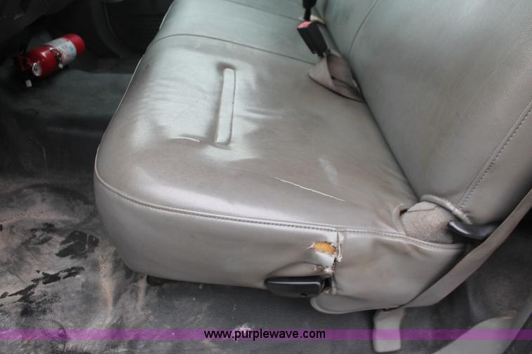 image for item H8399 2005 Ford F450 Super Duty XL stake truck