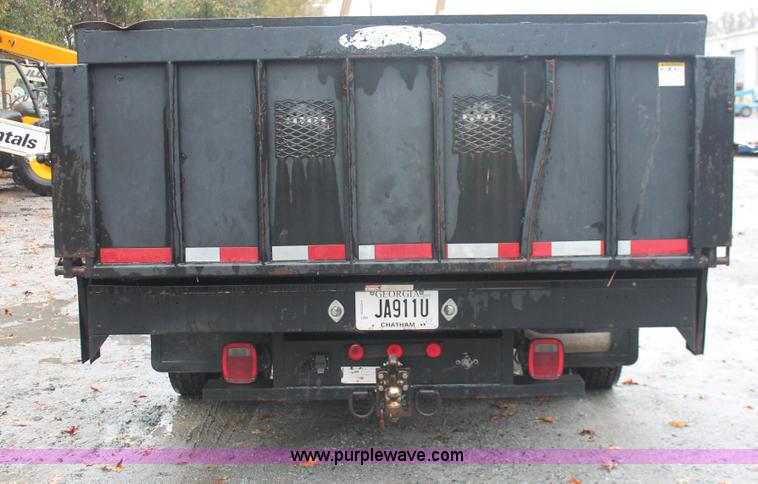 image for item H8399 2005 Ford F450 Super Duty XL stake truck