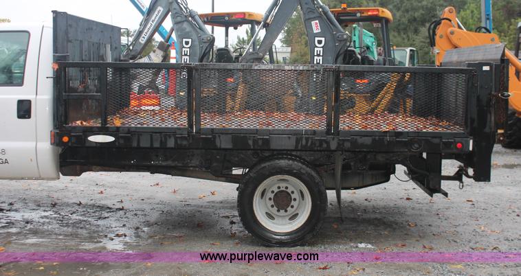 image for item H8399 2005 Ford F450 Super Duty XL stake truck