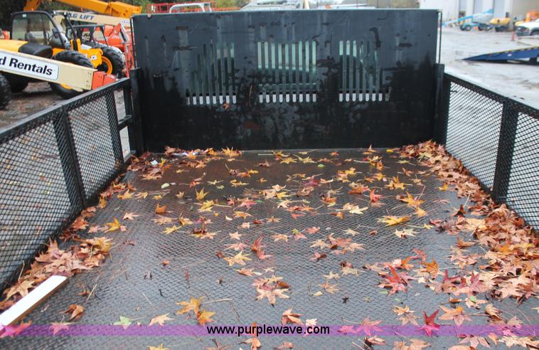 image for item H8399 2005 Ford F450 Super Duty XL stake truck