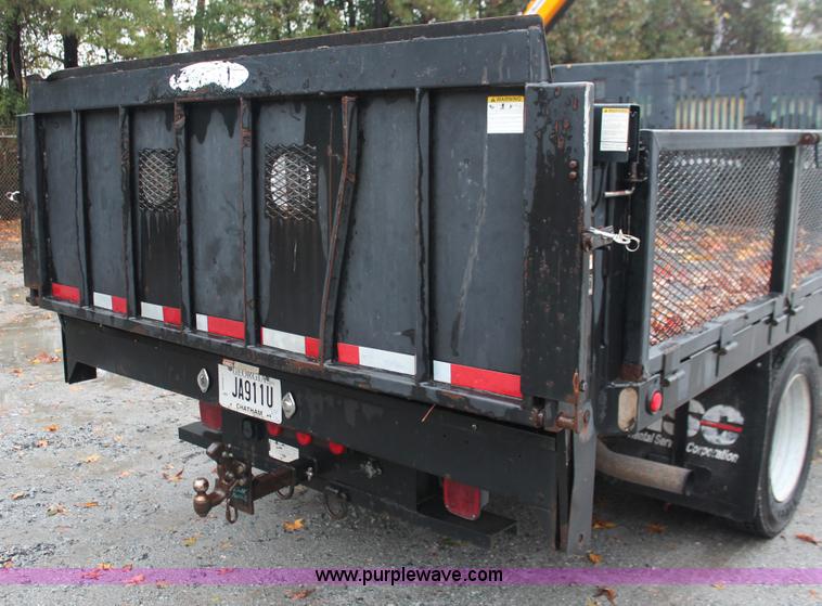 image for item H8399 2005 Ford F450 Super Duty XL stake truck