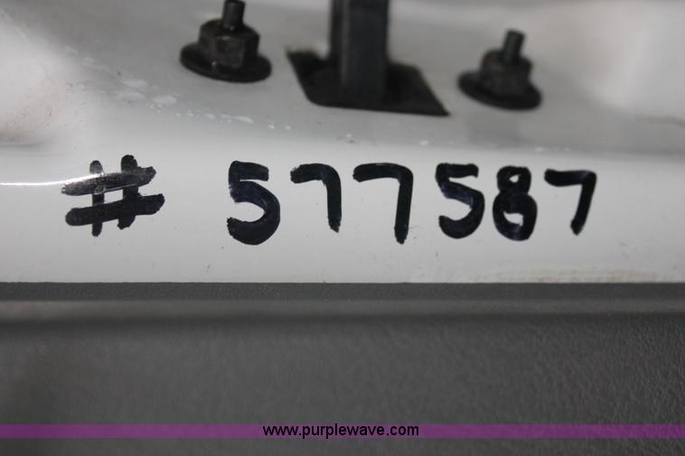 image for item H8399 2005 Ford F450 Super Duty XL stake truck