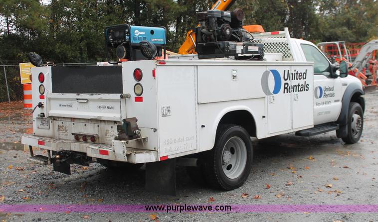 image for item H8400 2006 Ford F550 Super Duty XL service truck