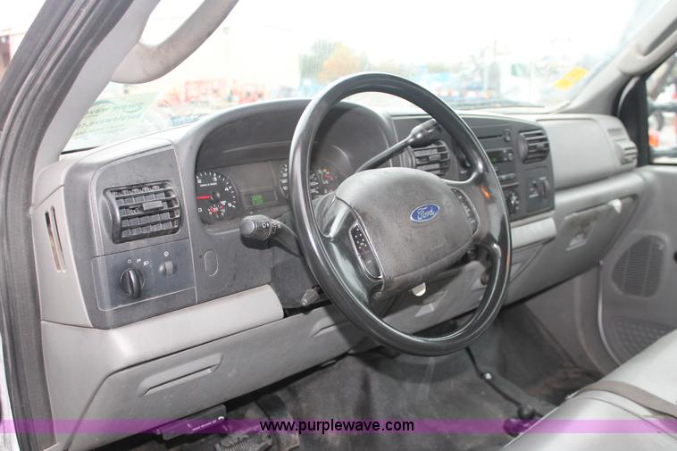 image for item H8400 2006 Ford F550 Super Duty XL service truck