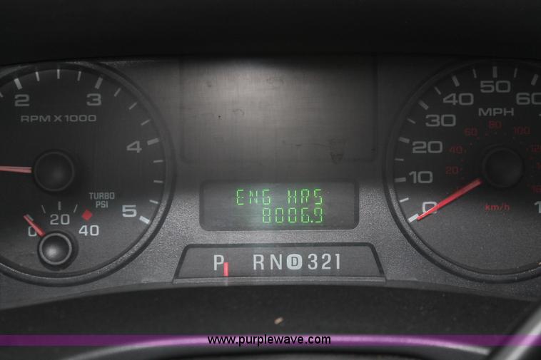 image for item H8400 2006 Ford F550 Super Duty XL service truck