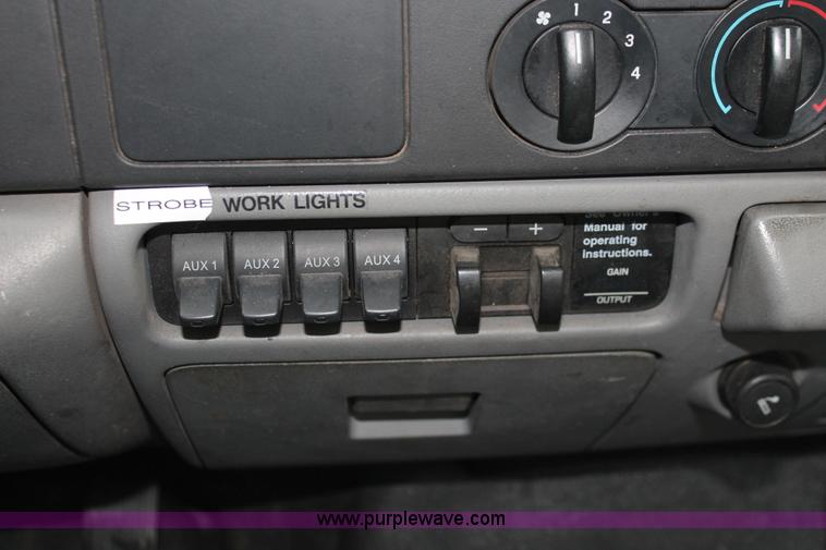 image for item H8400 2006 Ford F550 Super Duty XL service truck