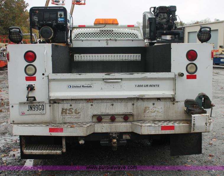 image for item H8400 2006 Ford F550 Super Duty XL service truck