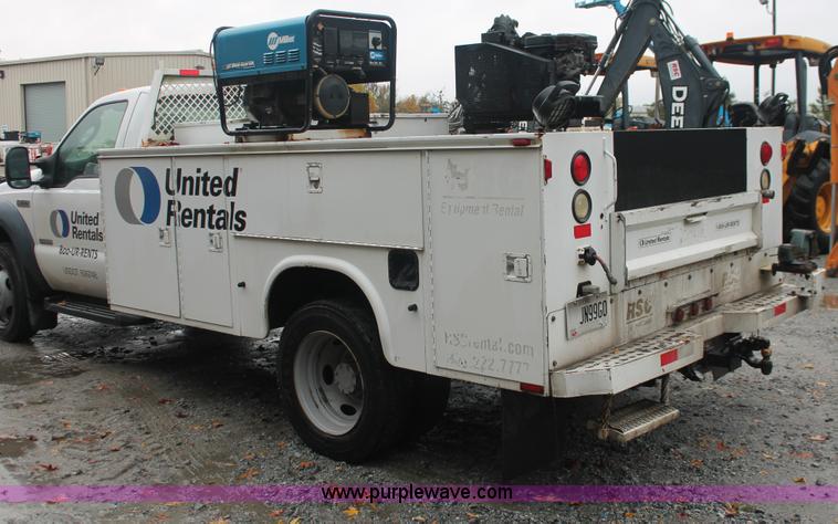 image for item H8400 2006 Ford F550 Super Duty XL service truck