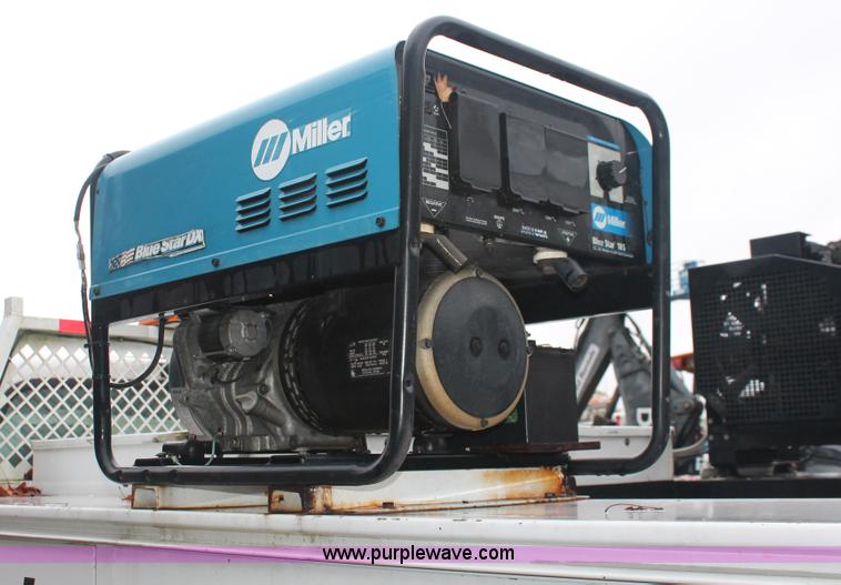 image for item H8400 2006 Ford F550 Super Duty XL service truck