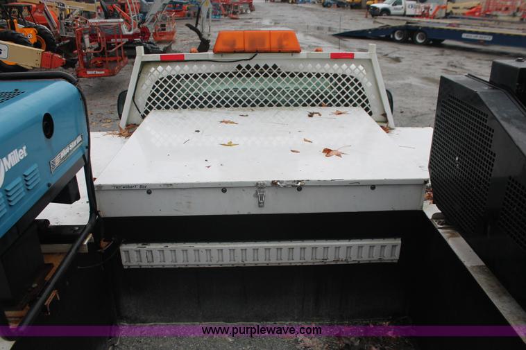 image for item H8400 2006 Ford F550 Super Duty XL service truck