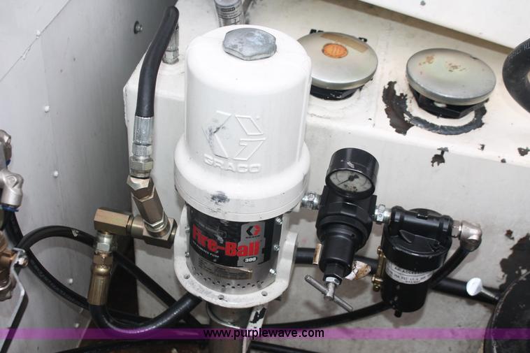 image for item H8400 2006 Ford F550 Super Duty XL service truck