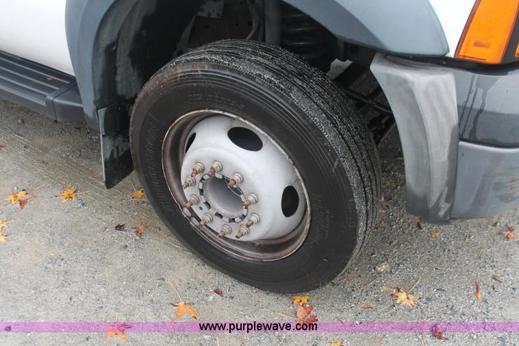 image for item H8400 2006 Ford F550 Super Duty XL service truck