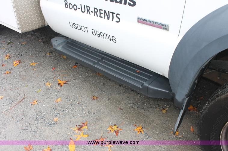 image for item H8400 2006 Ford F550 Super Duty XL service truck