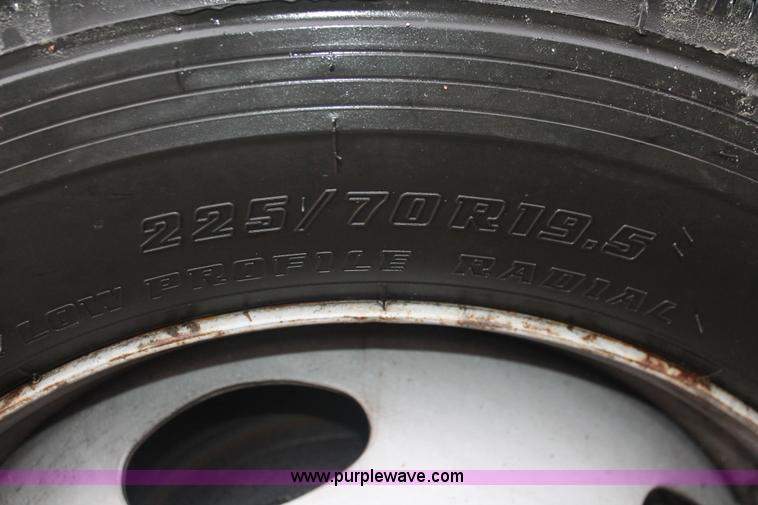 image for item H8400 2006 Ford F550 Super Duty XL service truck