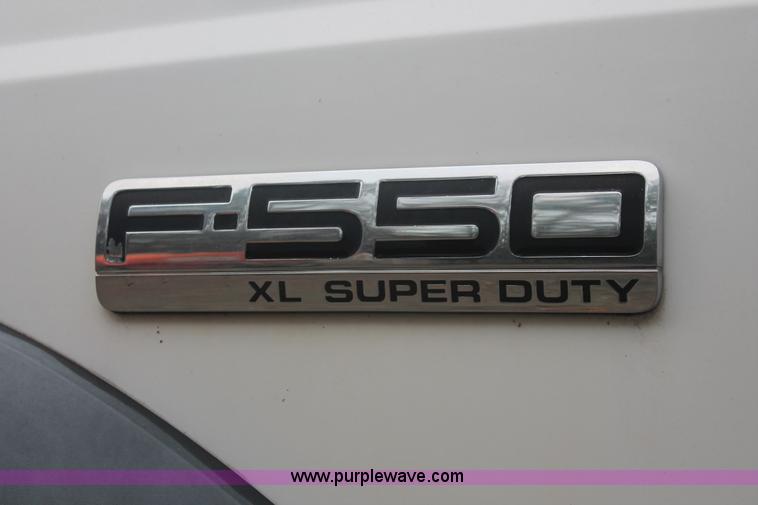 image for item H8400 2006 Ford F550 Super Duty XL service truck