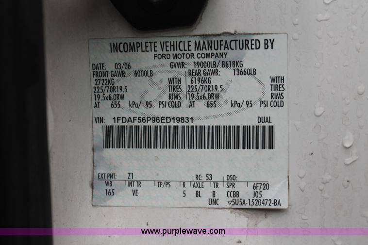 image for item H8400 2006 Ford F550 Super Duty XL service truck