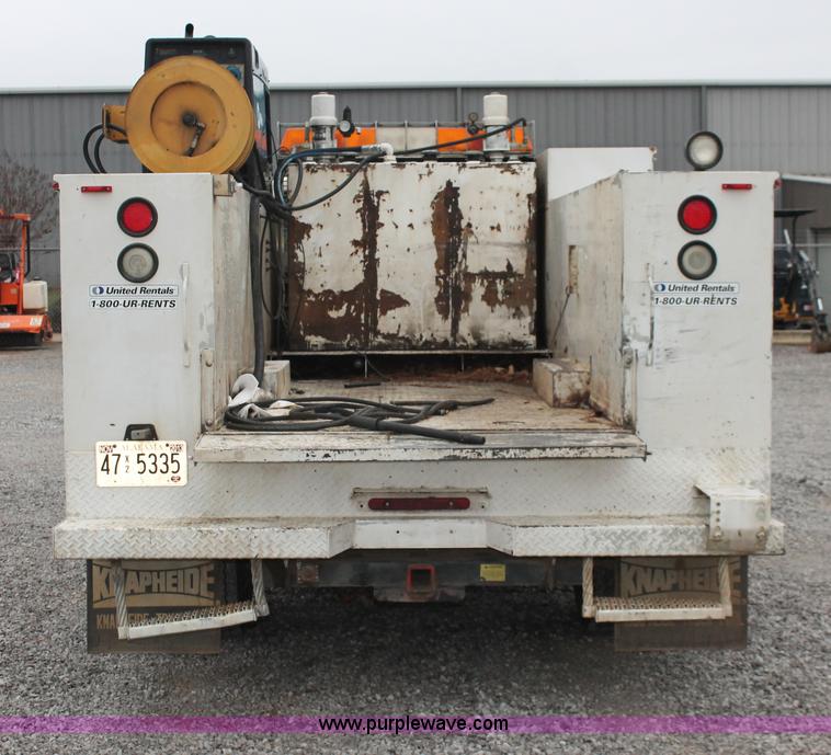 image for item H8401 2005 Ford F550 Super Duty XL service truck