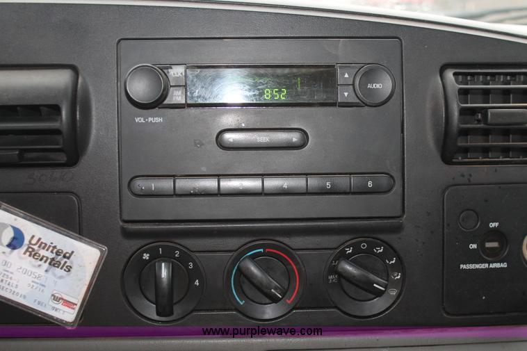 image for item H8401 2005 Ford F550 Super Duty XL service truck