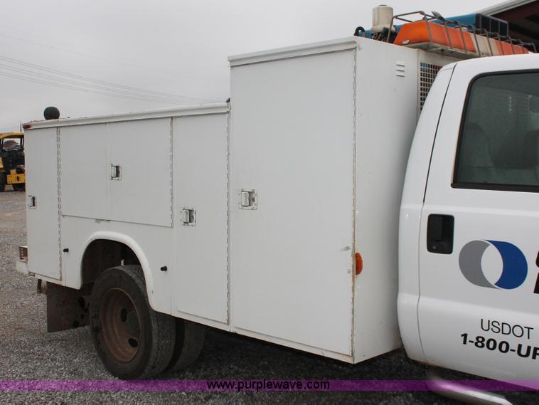 image for item H8401 2005 Ford F550 Super Duty XL service truck
