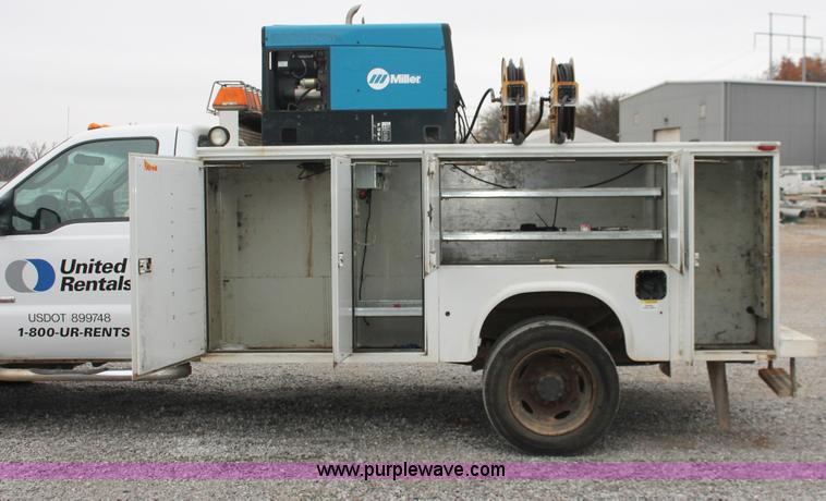 image for item H8401 2005 Ford F550 Super Duty XL service truck