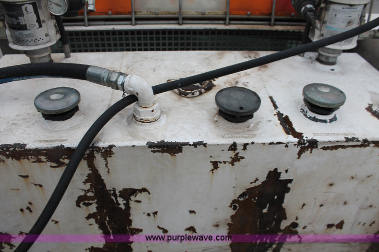 image for item H8401 2005 Ford F550 Super Duty XL service truck