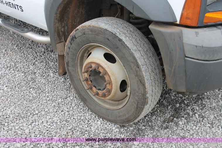 image for item H8401 2005 Ford F550 Super Duty XL service truck