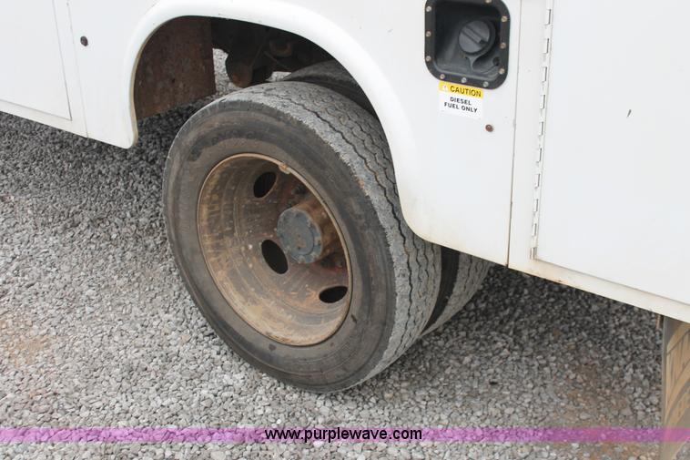 image for item H8401 2005 Ford F550 Super Duty XL service truck