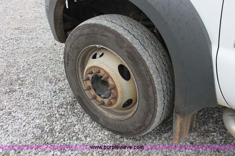 image for item H8401 2005 Ford F550 Super Duty XL service truck