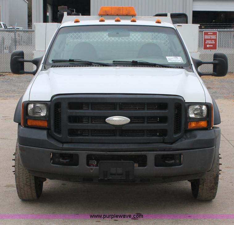 image for item H8402 2007 Ford F550 Super Duty XL service truck