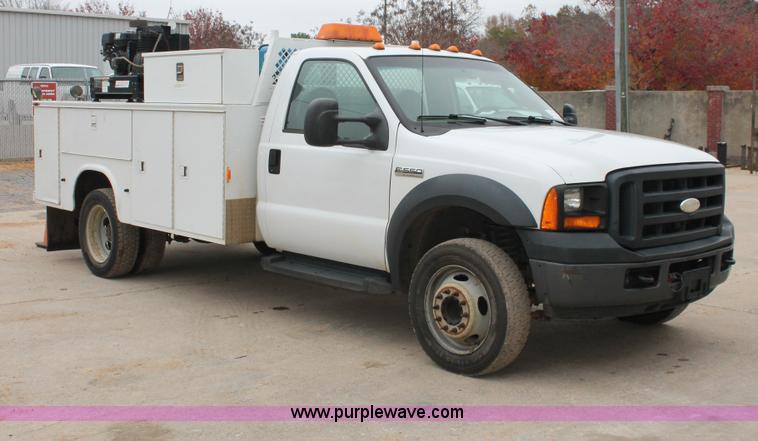 image for item H8402 2007 Ford F550 Super Duty XL service truck