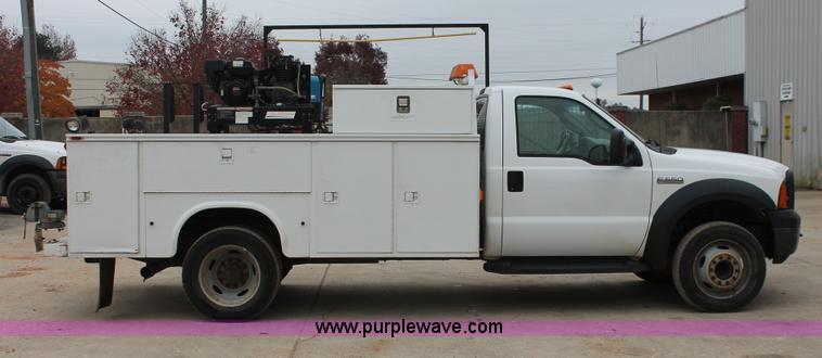 image for item H8402 2007 Ford F550 Super Duty XL service truck