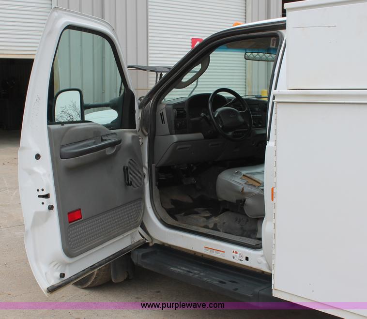 image for item H8402 2007 Ford F550 Super Duty XL service truck