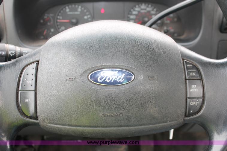 image for item H8402 2007 Ford F550 Super Duty XL service truck