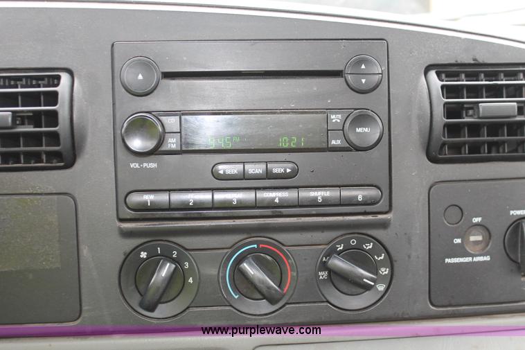 image for item H8402 2007 Ford F550 Super Duty XL service truck