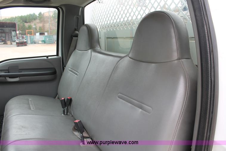 image for item H8402 2007 Ford F550 Super Duty XL service truck