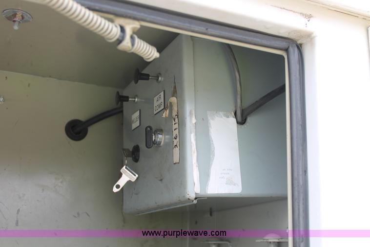 image for item H8402 2007 Ford F550 Super Duty XL service truck